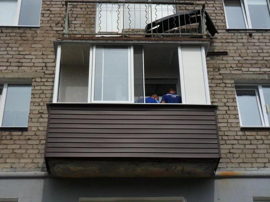 Обшить балкон имитацией бруса