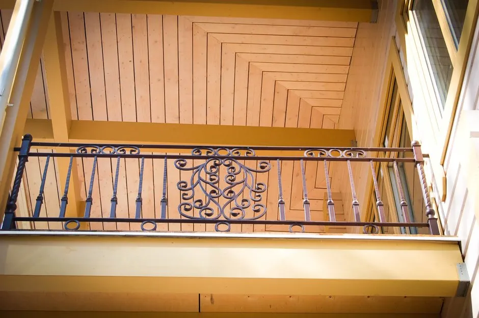Кованые ограждения балконов и террас
