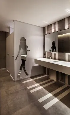Штаб-квартира компании Turkcell в Стамбуле от mimaristudio Workplace Bathroom, Bathroom Layout, Unisex Bathroom, Ladies Bathroom, Bathroom Size, Gym Interior