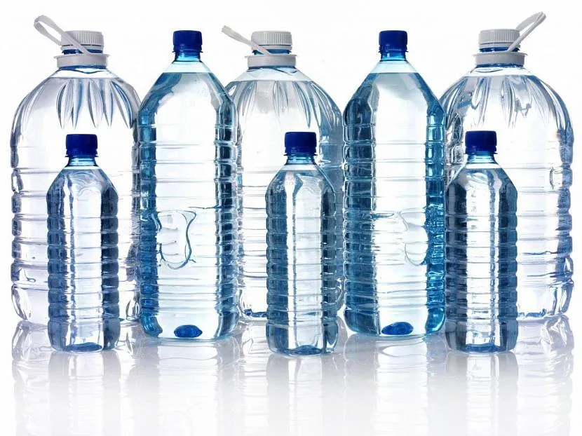 Вода в бутылках