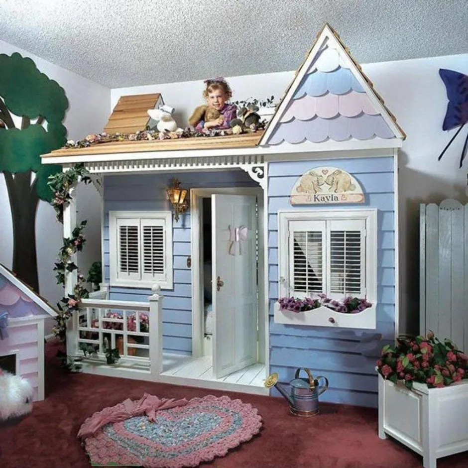 Детская комната домик
