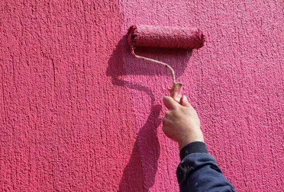 Как покрасить штукатурку короед